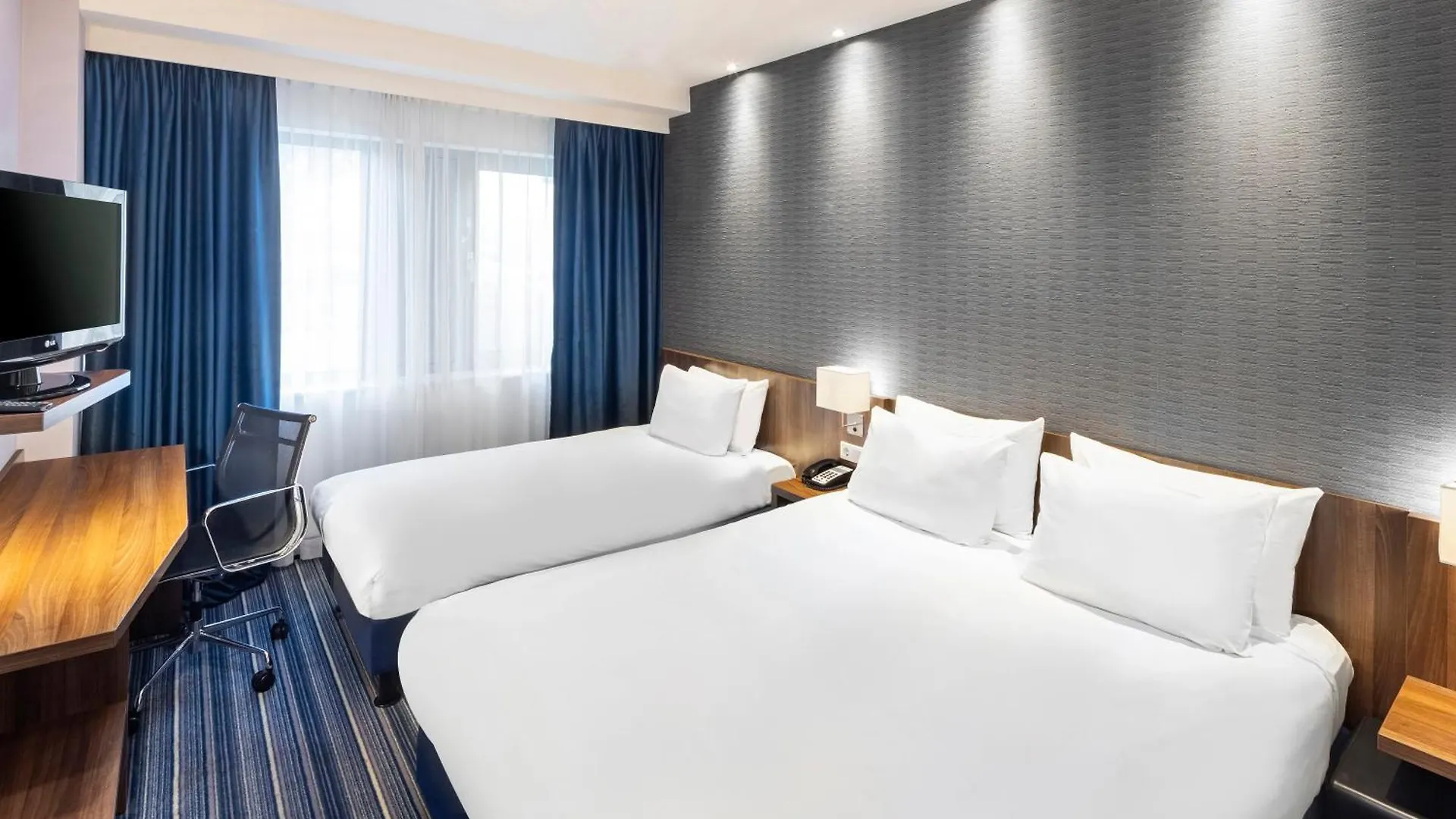 Holiday Inn Express Rotterdam - Central Station By Ihg 3*,  Nederland